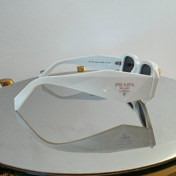 Prada white sunglasses - small, new without tags - Picture 2 of 9
